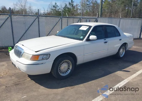2000 Mercury Grand Marquis z USA, uszkodzony, nr VIN 2MEFM75W8YX728195